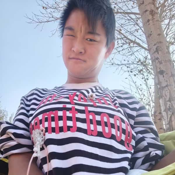 内蒙古24岁单身美女真诚找对象-河源征婚相亲网